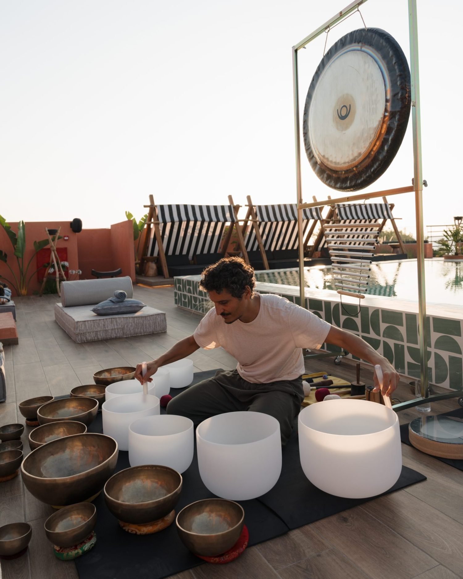 Manolis Zografakis - Sound bath at the Syntopia hotel in Rethymno